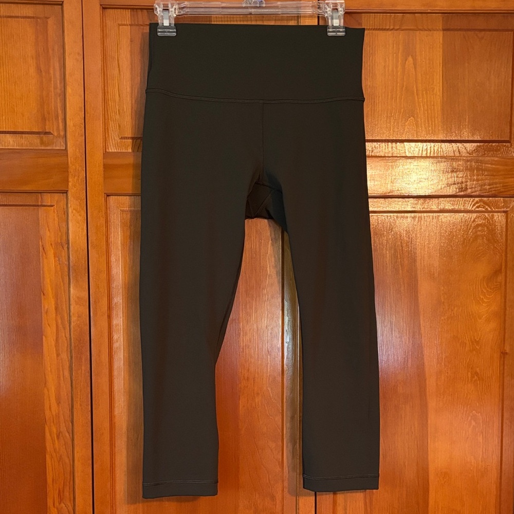 Lululemon wunder under leggings 21” in dark green